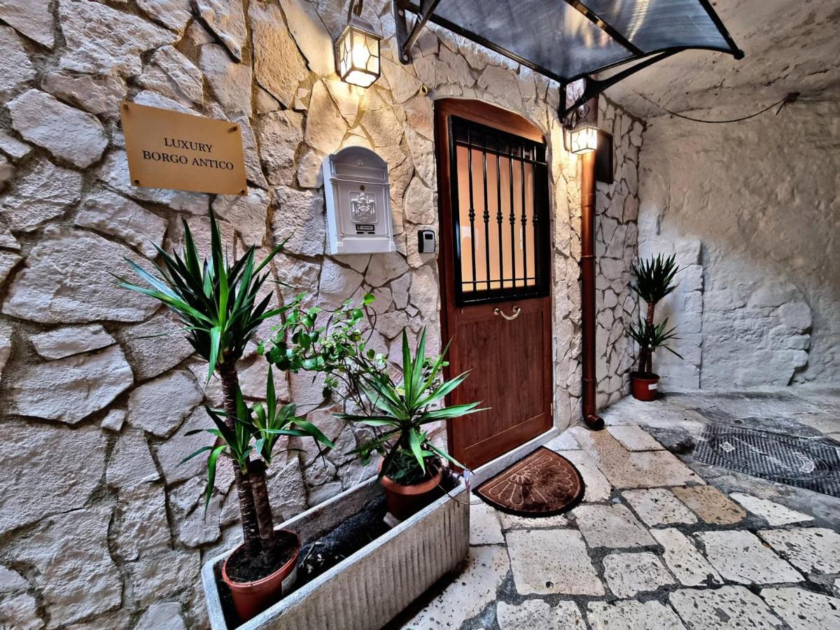 Luxury Borgo Antico Lägenhet Bari Exteriör bild
